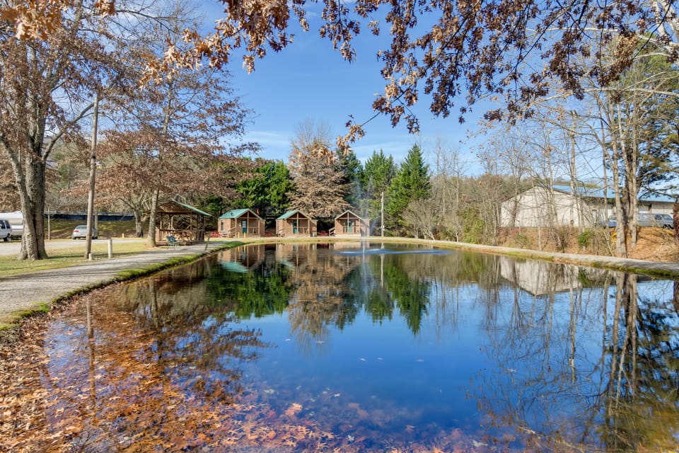 Blue Ridge Mtns Group Getaway w/ Hot Tub Access House in North Carolina