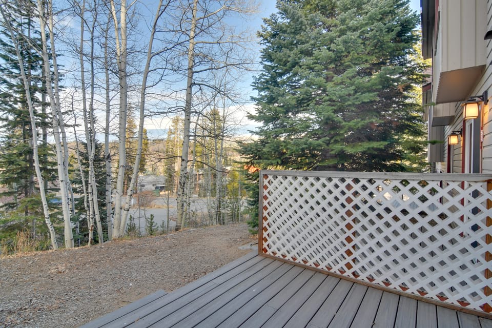 3 Mi to Skiing: Walkable Dtwn Winter Park Condo! Apartment in Fraser