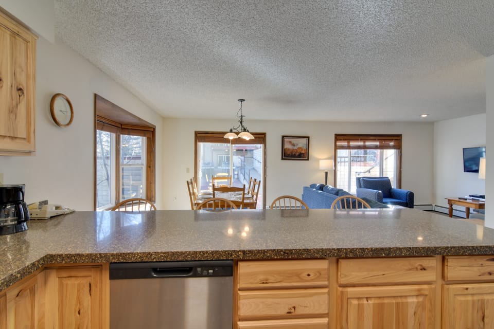 Ski & Hike! Easy Adventuring at Winter Park Condo Apartment in Fraser