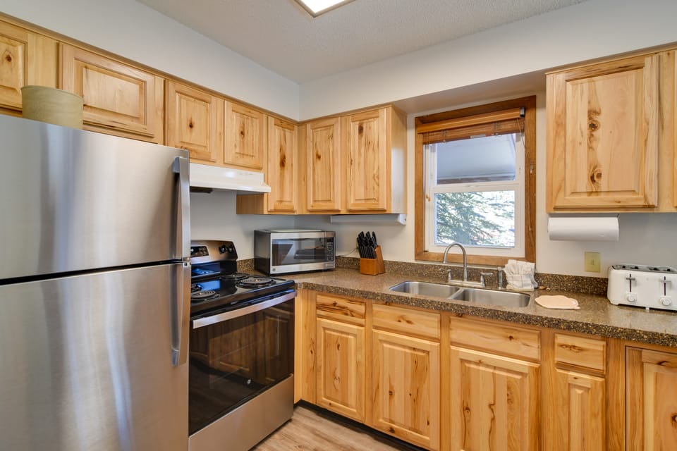 Ski & Hike! Easy Adventuring at Winter Park Condo Apartment in Fraser