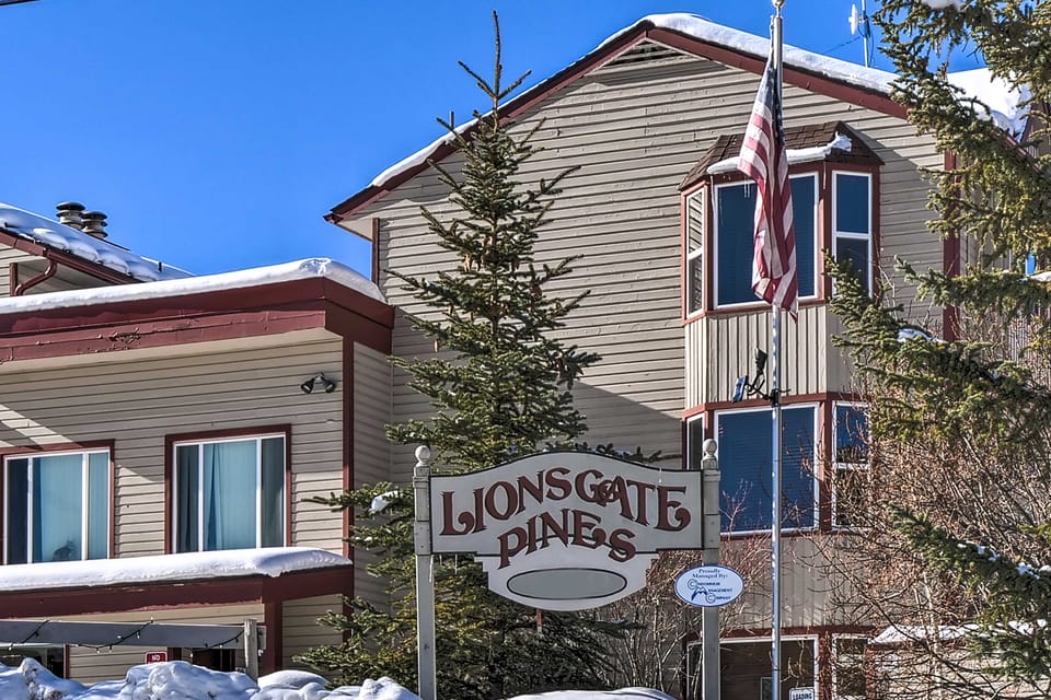 Walk to Ski Shuttle! Ideal Winter Park Base Camp Apartment in Fraser