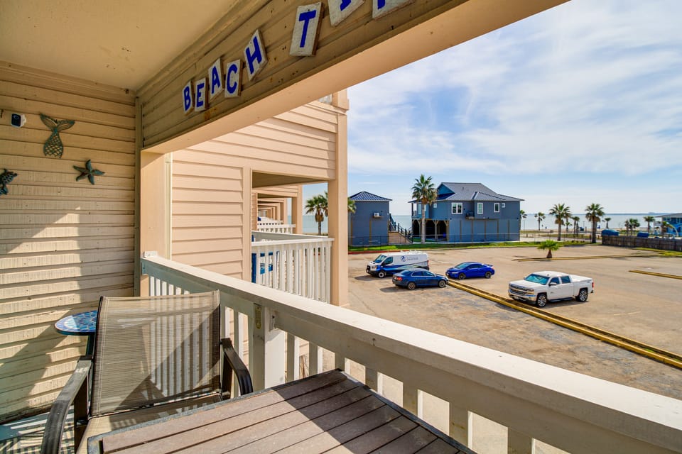 Steps to Water! Beachfront Corpus Christi Condo Apartment in Nueces County