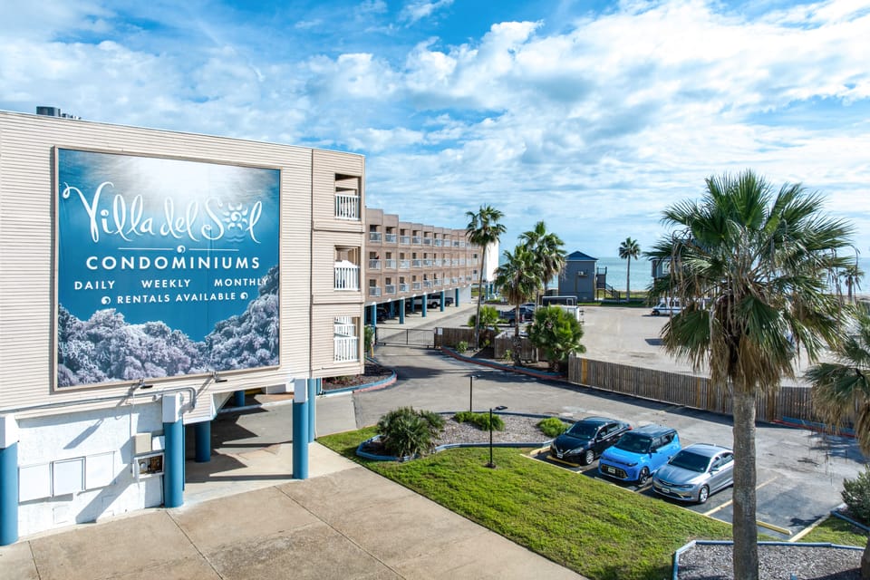 Steps to Water! Beachfront Corpus Christi Condo Apartment in Nueces County