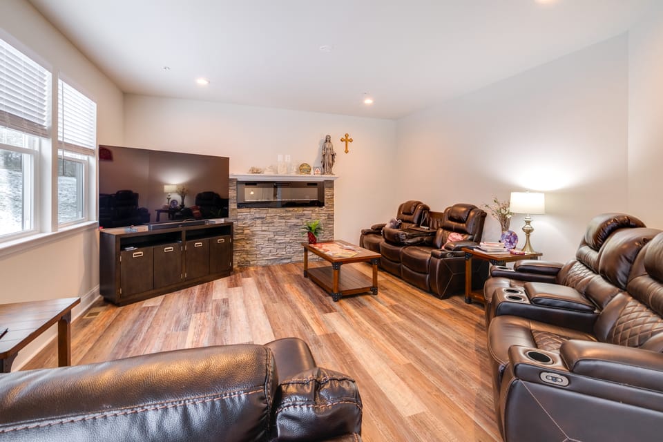 Quiet Family Home 5 Mi to Bowie Town Center! House in Bowie