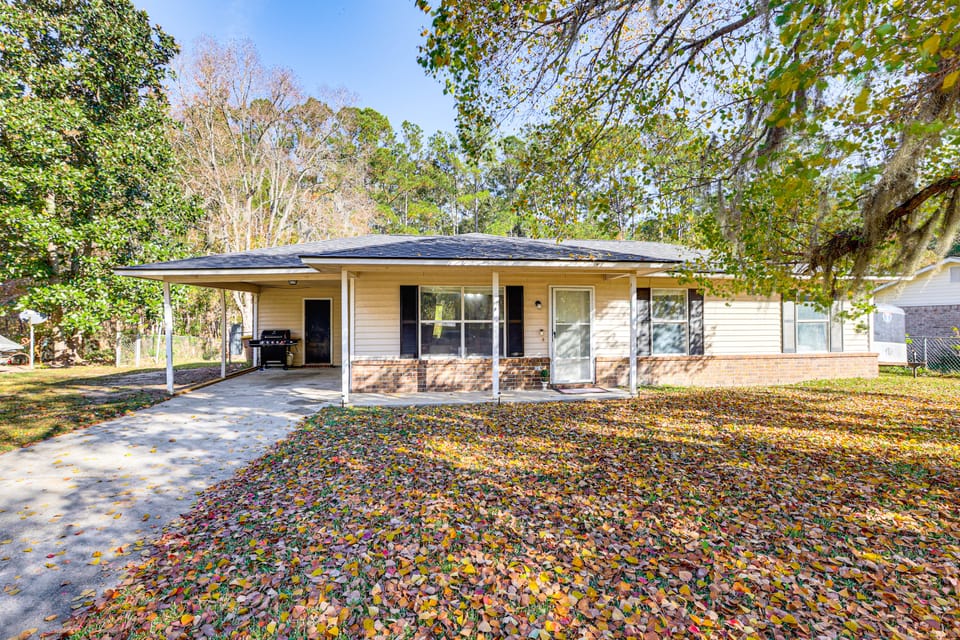 12 Mi to Dtwn Savannah: Remodeled Family Getaway! House in Pooler