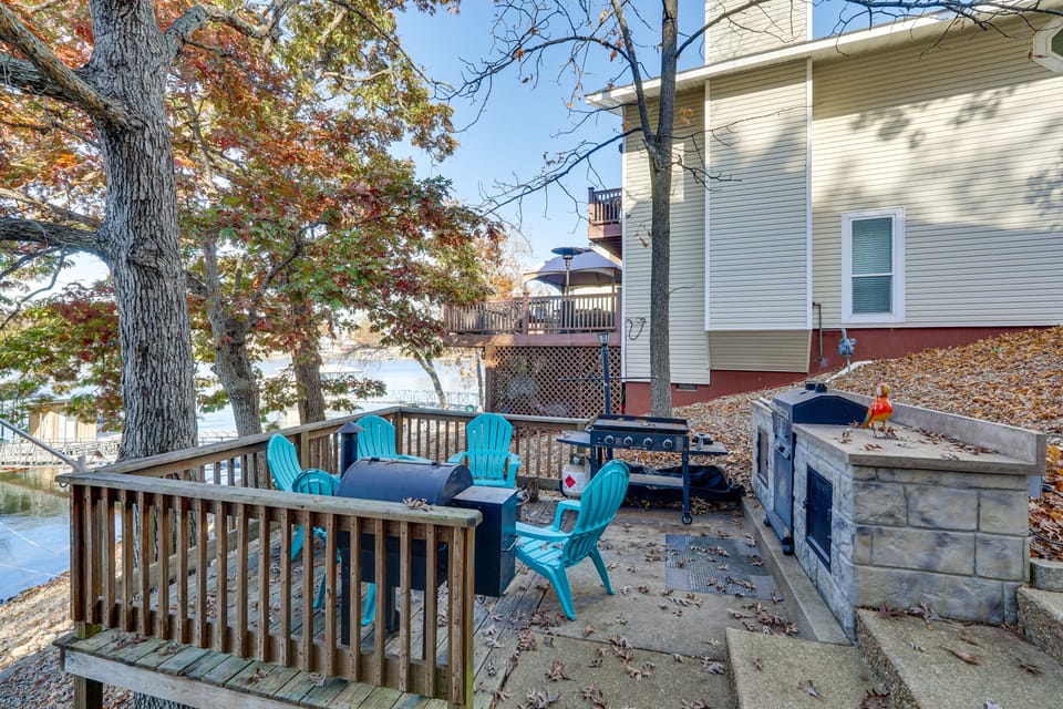 Waterfront Family Getaway in Lake Ozark w/ Dock House in Village Four Seasons