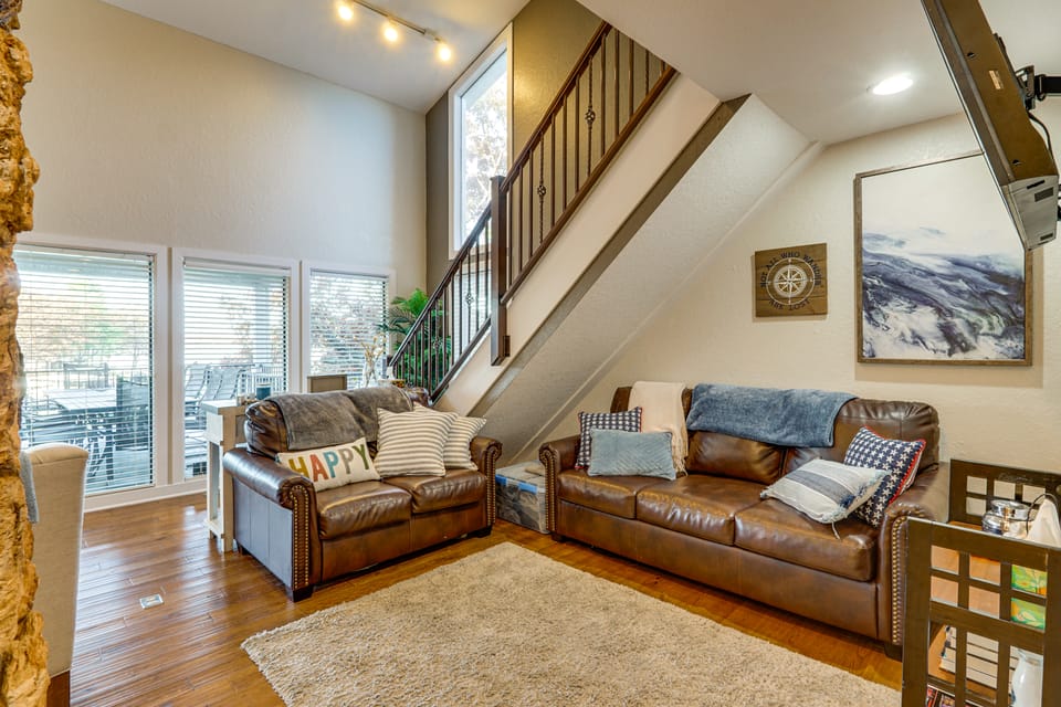 Waterfront Family Getaway in Lake Ozark w/ Dock House in Village Four Seasons