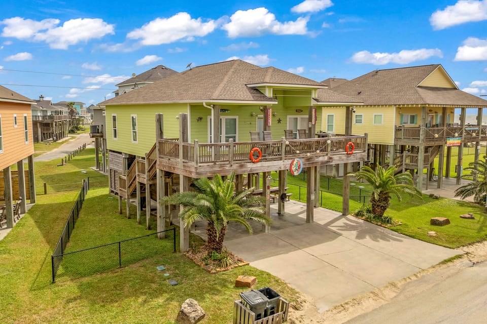Steps to Shore! 'Just Beachy' Home w/ Deck + Views House in Bolivar Peninsula
