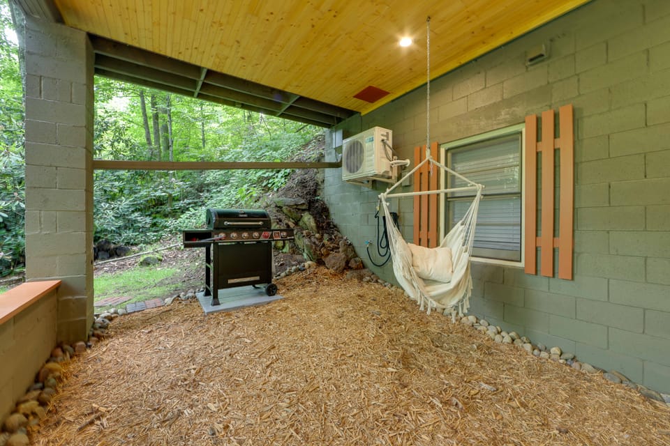 Quiet Family Cabin in Balsam: Hike, Ski, Explore House in Tennessee