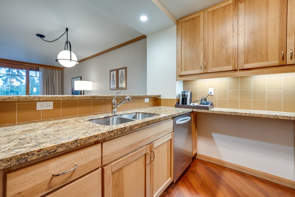 One Bedroom/Full Kitchen Condo at Suncadia Lodge Apartment in Kittitas County