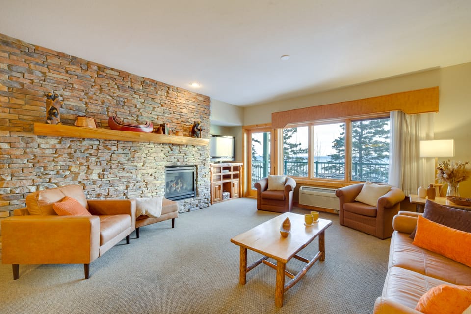 Pool Access: North Shore Gem Near Beaches & Trails Apartment in Two Harbors