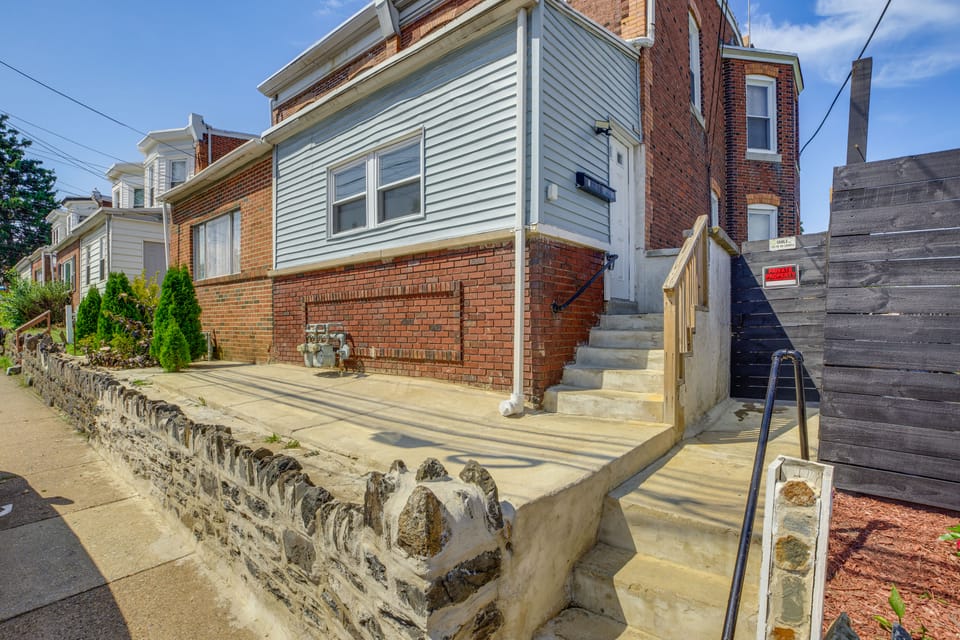 7 Mi to Philly Stadiums! Charming Apartment Apartment in Upper Darby
