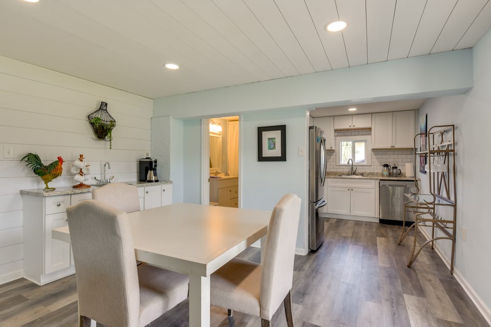 Steps to Sea! Okaloosa Island Gem w/ Outdoor Oasis Apartment in Okaloosa Island