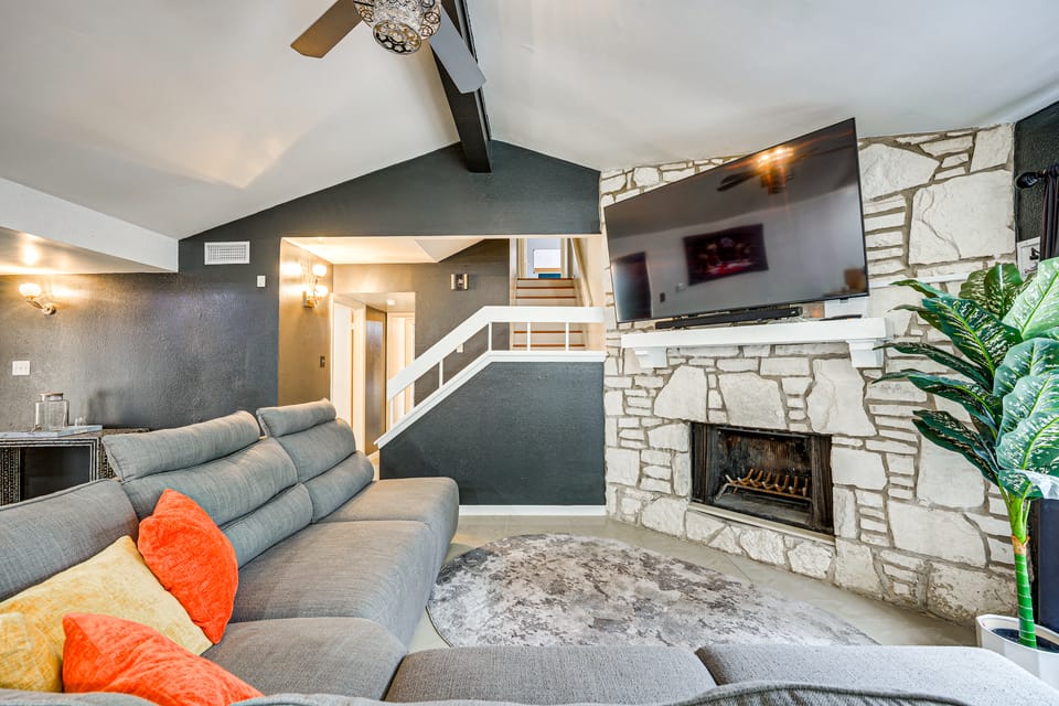 Near Six Flags & SeaWorld: San Antonio Family Home House in San Antonio