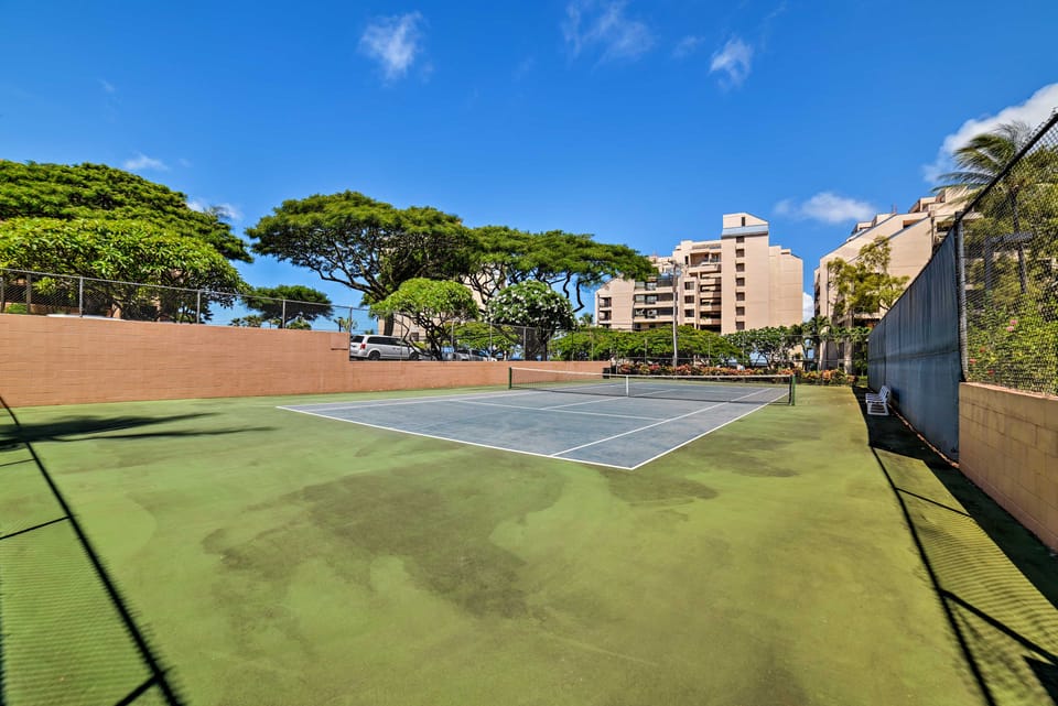 Walk to Beach, Pool Access! 'Kahana Coastal Condo' Apartment in Napili-Honokowai