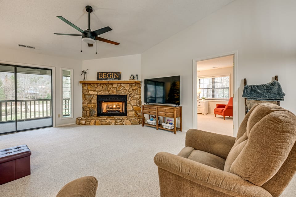 Golf Course & Mtn Views: Franklin Family Condo Apartment in Tennessee