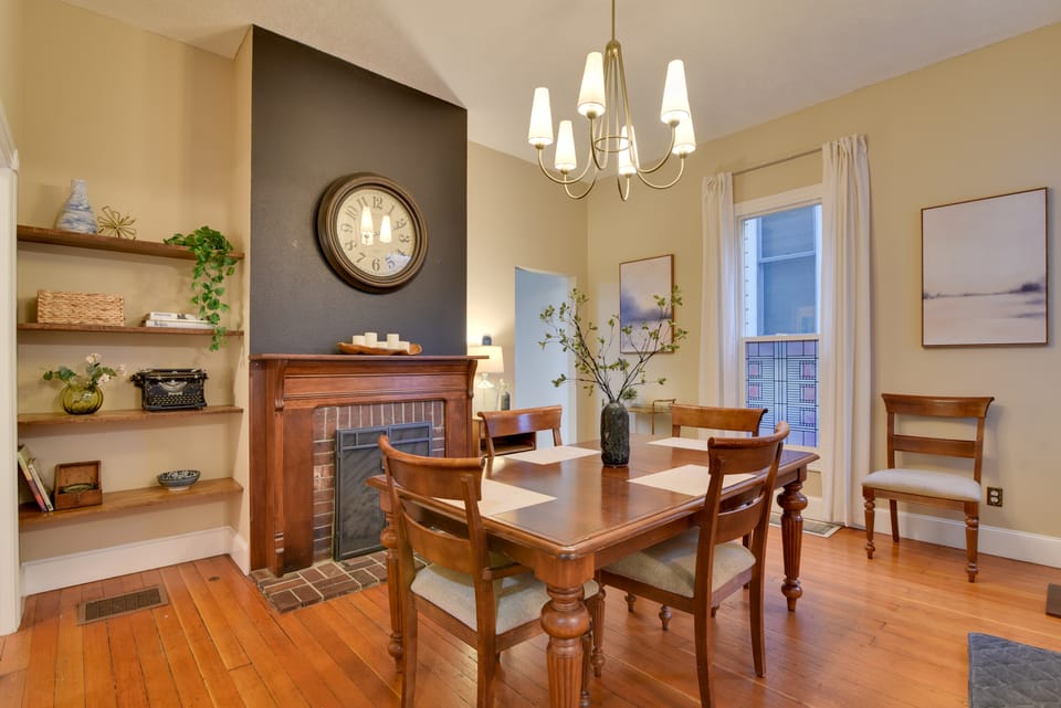 < 1 Mi to Moda Center: Walkable Portland Retreat! House in Portland