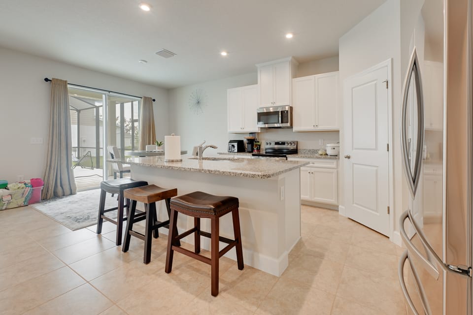 Florida Snowbird Haven w/ Pool! Easy I-75 Access House in Tampa Bay