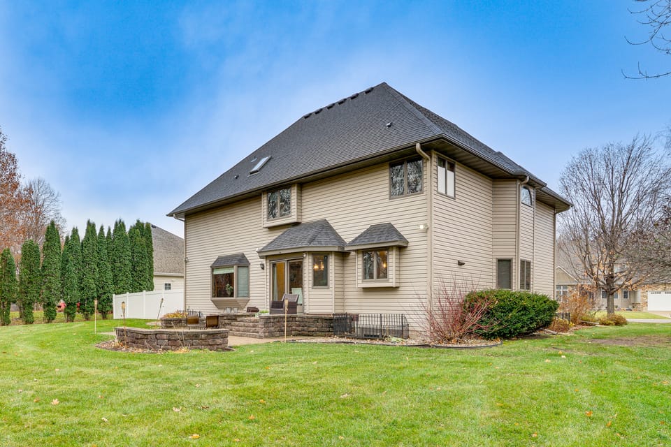 Rare Gem on a Ravine, Family Home in North Mankato House in Minnesota