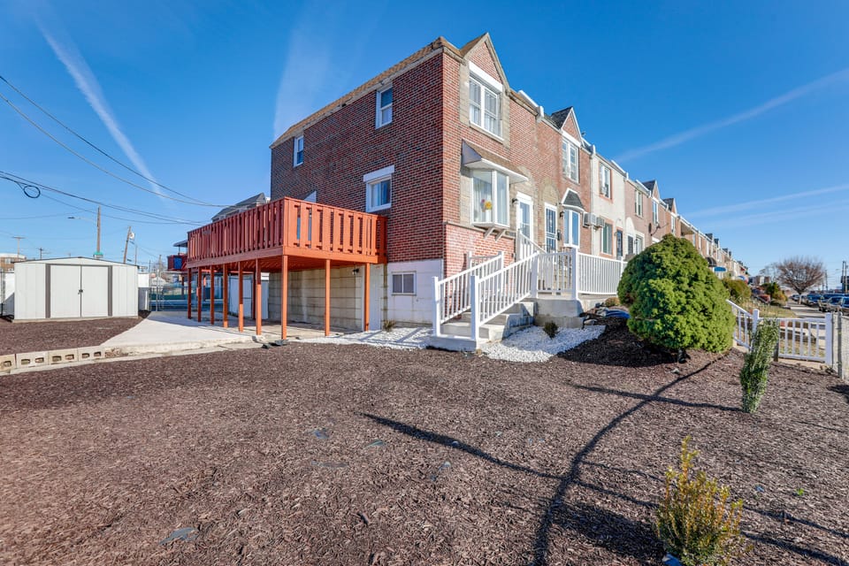 6 Mi to Lincoln Financial Field! Family Getaway Apartment in Philadelphia
