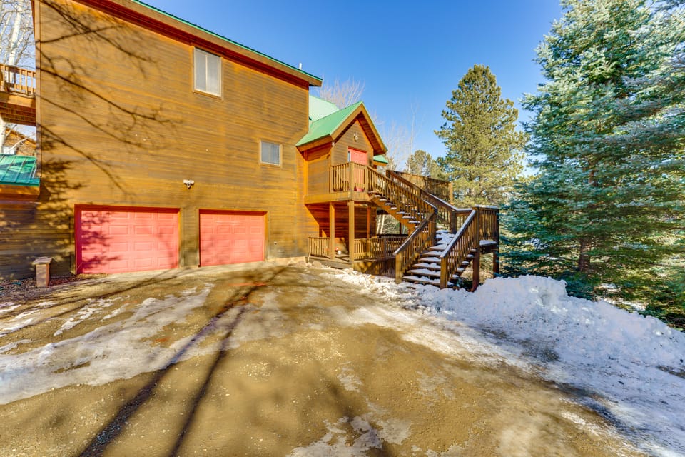 3 Mi to Angel Fire Resort! Quaint Apt on 2 Acres Apartment in Angel Fire