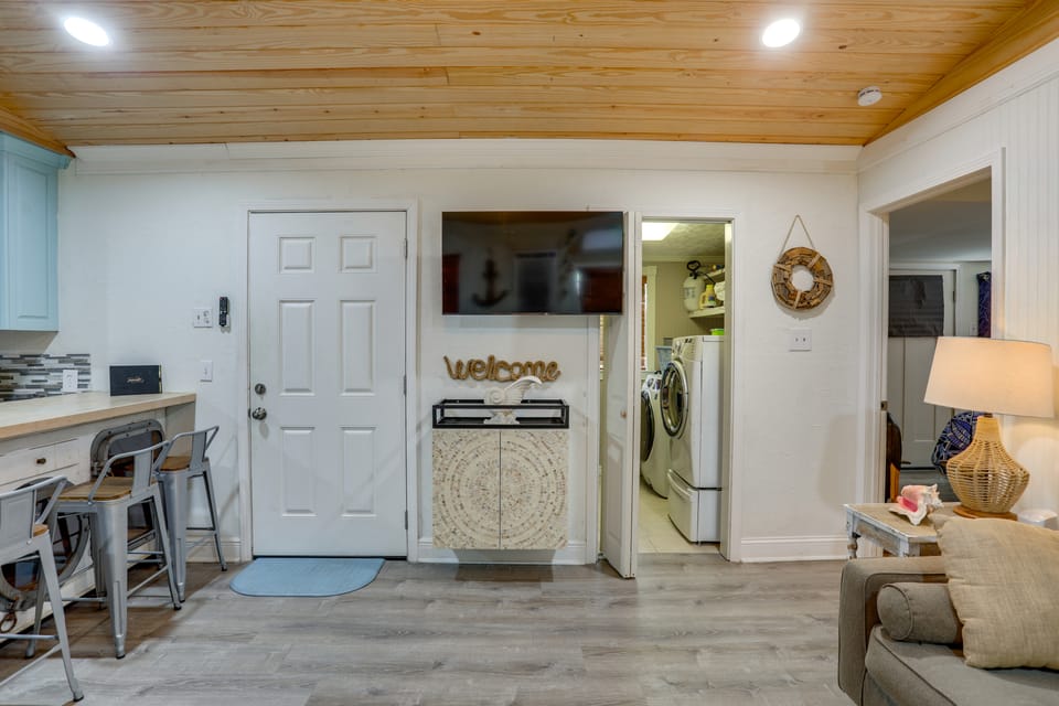 1 Mi to Festivals! Grand Isle Getaway w/ Deck House in Grand Isle