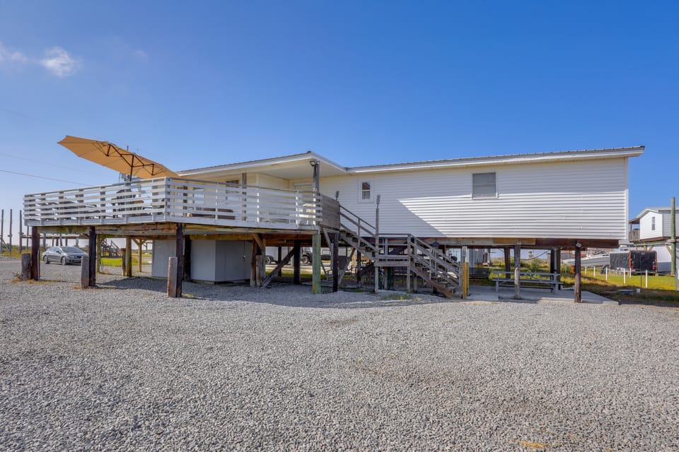 1 Mi to Festivals! Grand Isle Getaway w/ Deck House in Grand Isle