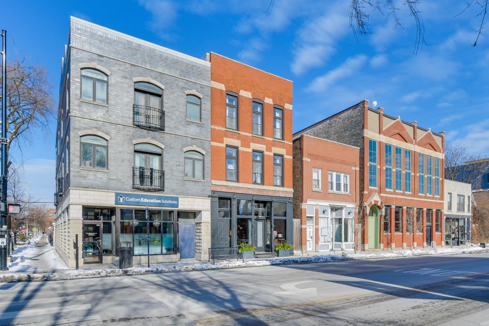 Extended Stay in West Town! Pet Friendly Apartment in Chicago
