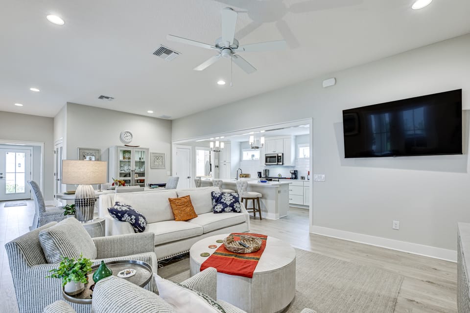 Beautiful Garden Villa with Golf Cart Option House in Wildwood