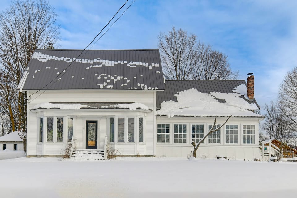 Green Mountain Views! Lowell Getaway Near Skiing House in Orleans