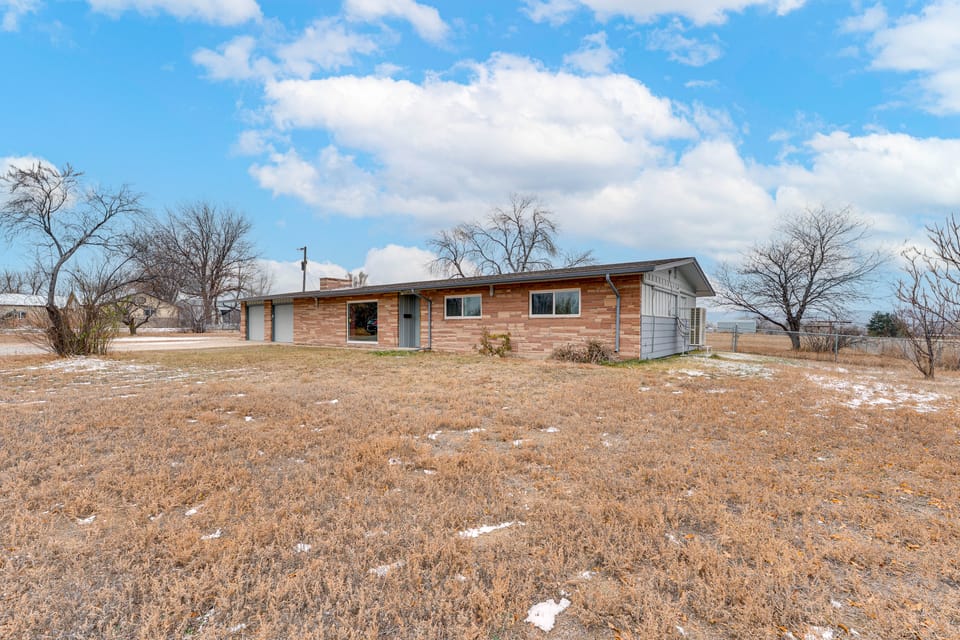 3 Mi to Dtwn Berthoud: Home w/ Longs Peak Views House in Colorado