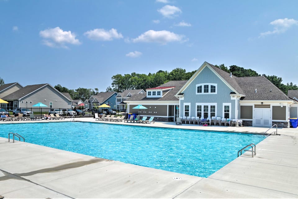 Shuttle to Beach, Relax on Patio! Millville Escape Apartment in Ocean View