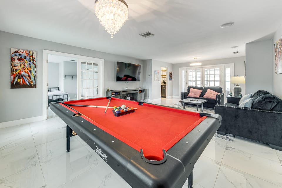 Relax & Play! Home 2 Mi to Delray Public Beach House in Delray Beach