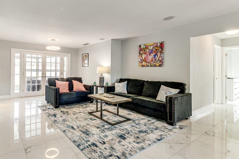 Relax & Play! Home 2 Mi to Delray Public Beach House in Delray Beach