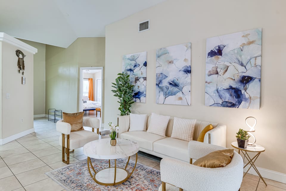 Pool Access, 7 Mi to Disney: Family Getaway! House in Four Corners