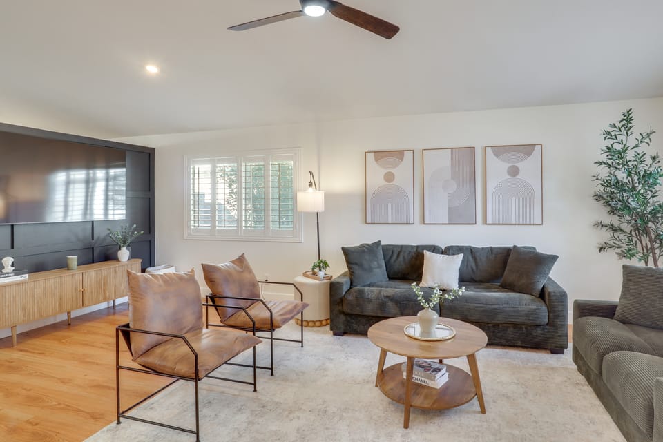 Extended Stay Home w/ Mtn View: 5 Mi to The Strip! House in Spring Valley