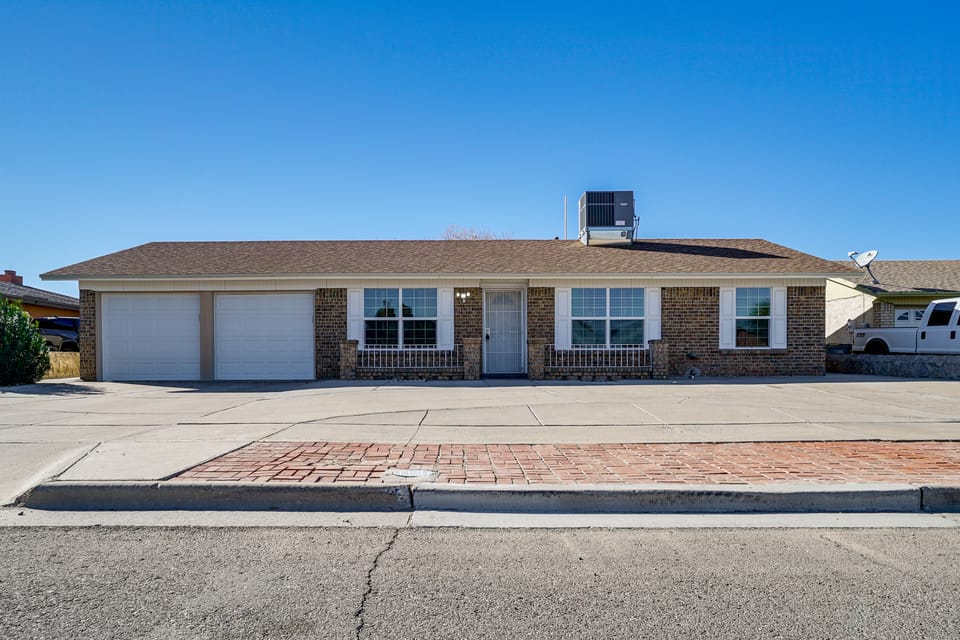 Fire Pit + Yard: El Paso Retreat By Fort Bliss! House in Ciudad Juarez