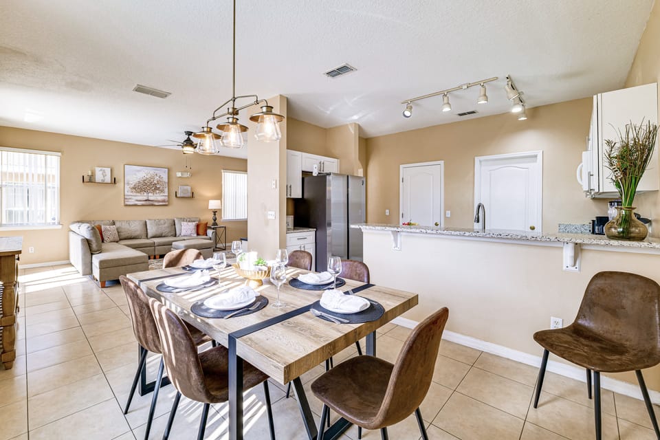9 Mi to Disney: Davenport Home w/ Pool & Game Room House in Loughman