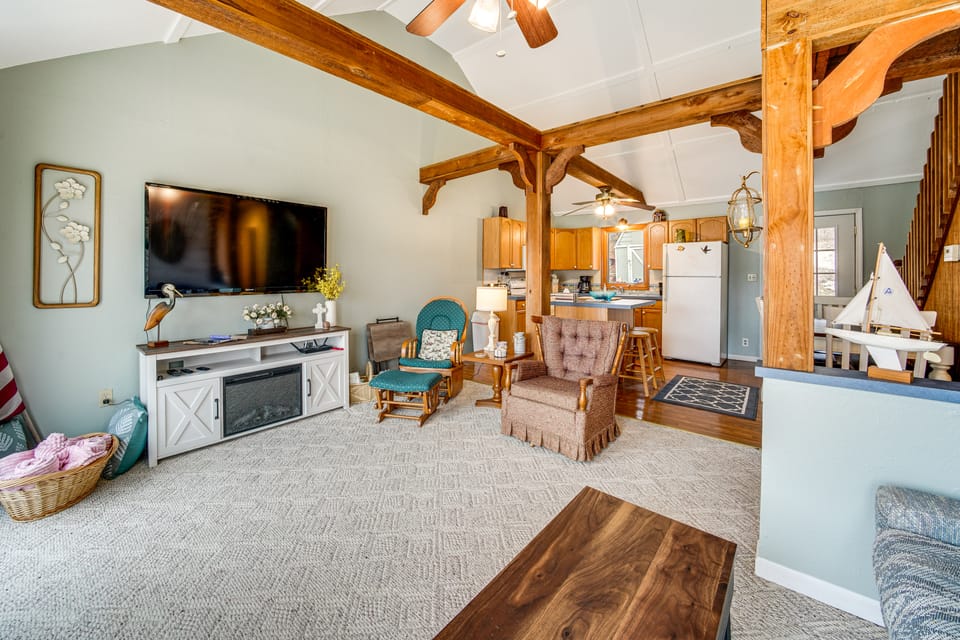 Dock, Deck & Dreamy Views! Lake of the Ozarks Home House in Lake of the Ozarks