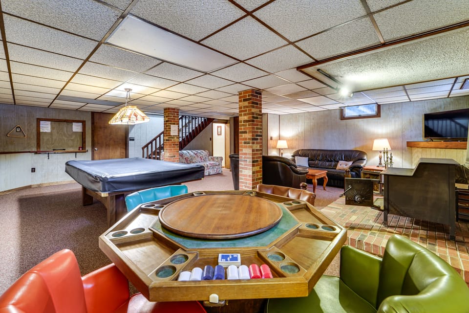 Roaring Spring Horse Farm Getaway w/ Game Room House in Pennsylvania