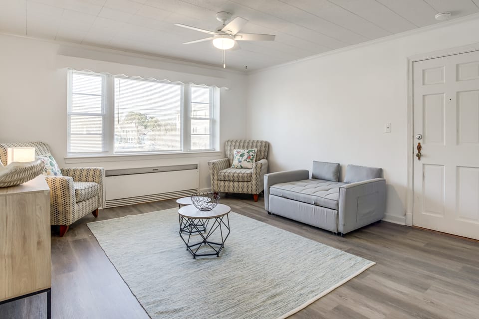 Waterfront Gem < 1 Mi to Dtwn Cambridge! Apartment in Cambridge