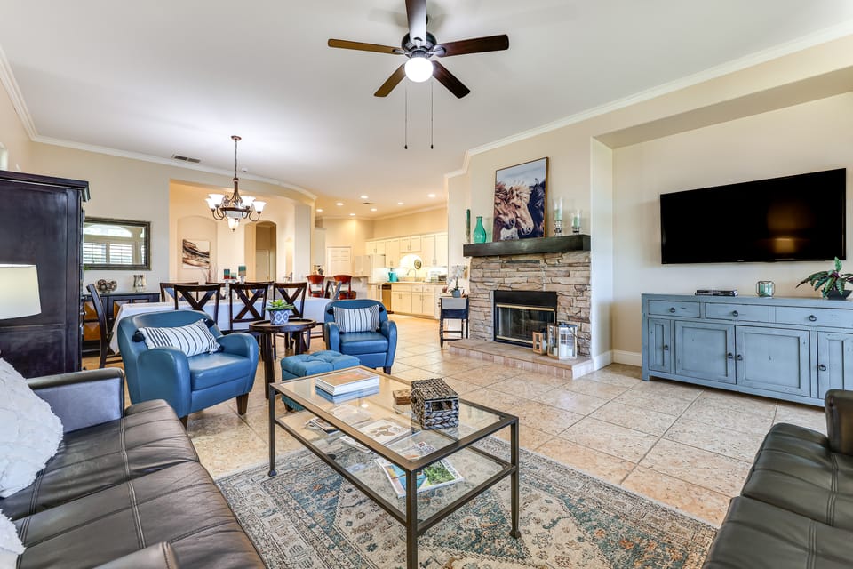 2 Mi to Coachella: Indio Oasis w/ Pool Access! House in Indio