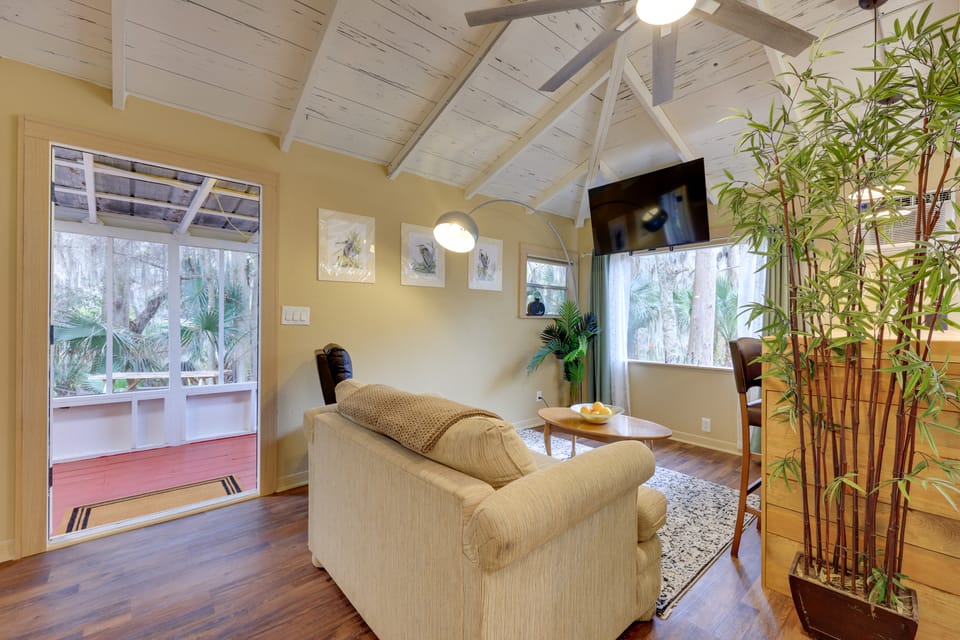 Bass Fishing Paradise w/ Shared Dock in Hawthorne! House in Florida