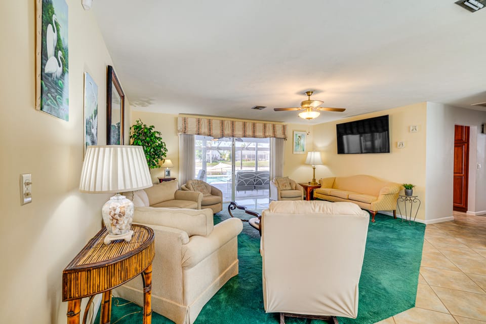 Waterfront Cape Coral Gem w/ Lanai, Pool & Dock! House in Cape Coral