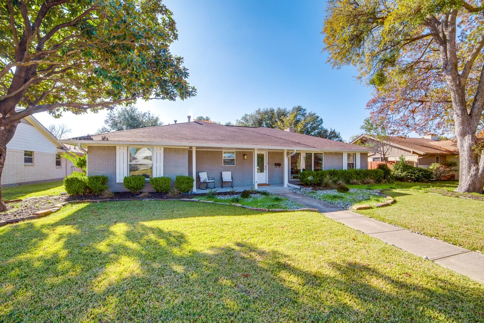 6 Mi to NorthPark Center: Quiet Dallas Getaway! House in Dallas