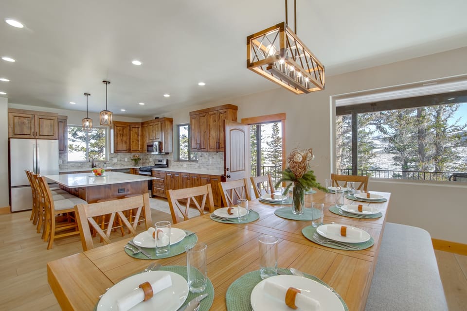 5 Mins to Brian Head Resort: Family Gem w/ Views House in Brian Head