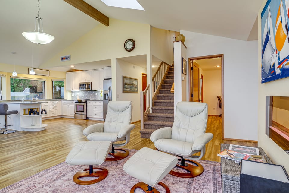 Uninterrupted Water Views! Whidbey Island Getaway House in Greenbank