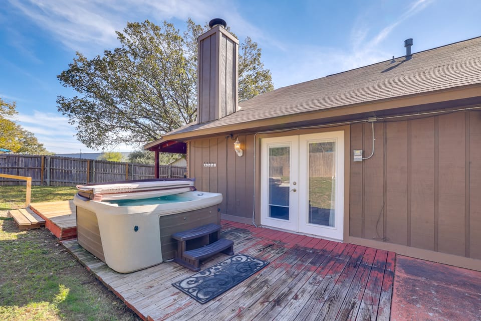 Private Pool & Hot Tub: Dog-Friendly Live Oak Home House in San Antonio