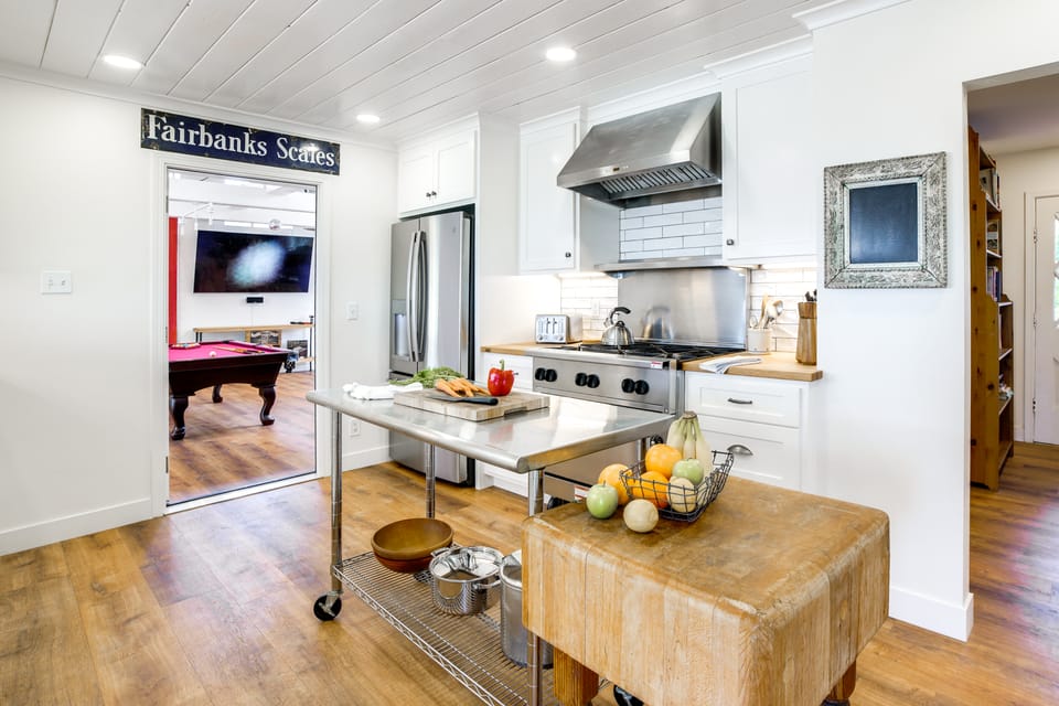 Spacious Riverside Farmhouse, Perfectly Located House in Riverside