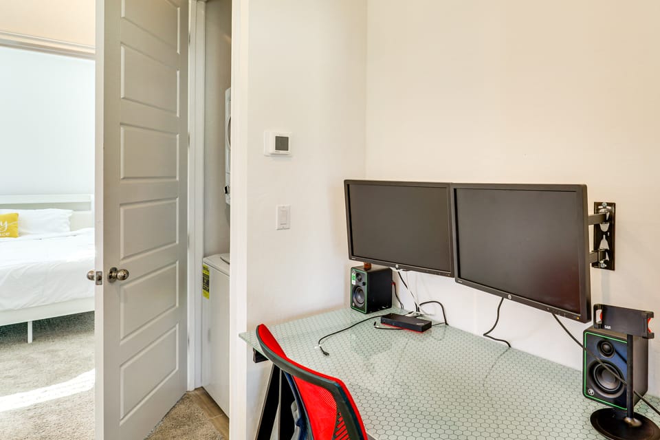 Patio + Pool Access: WFH-Friendly Las Vegas Hub! Apartment in Henderson
